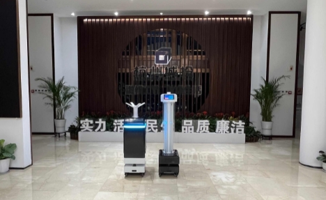 Avatar elimination guard, IT- Robotics Spray disinfection robot, UV disinfection robot hand in hand appeared in Hangzhou City